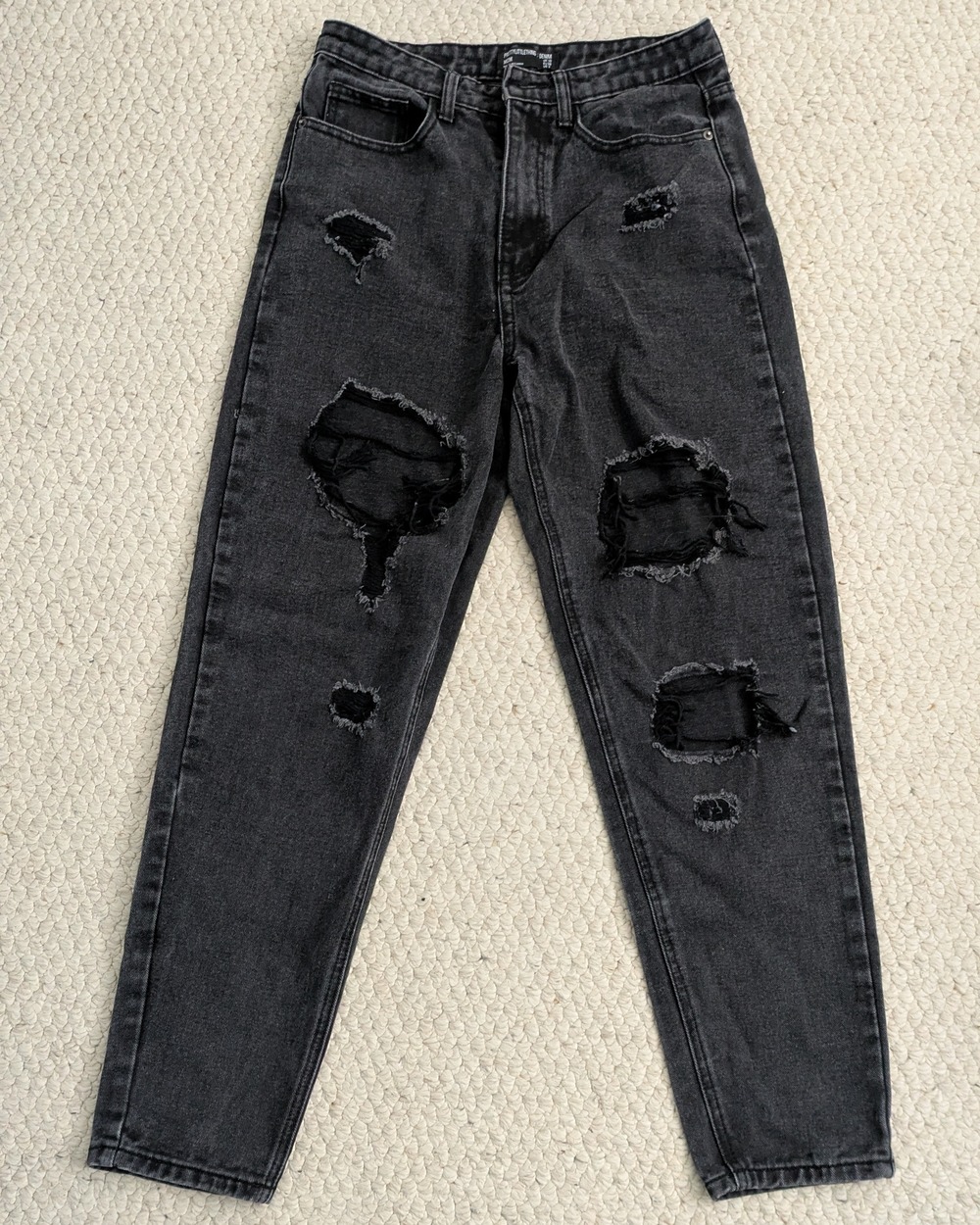 PrettyLittleThing Mom Denim black jeans size 6